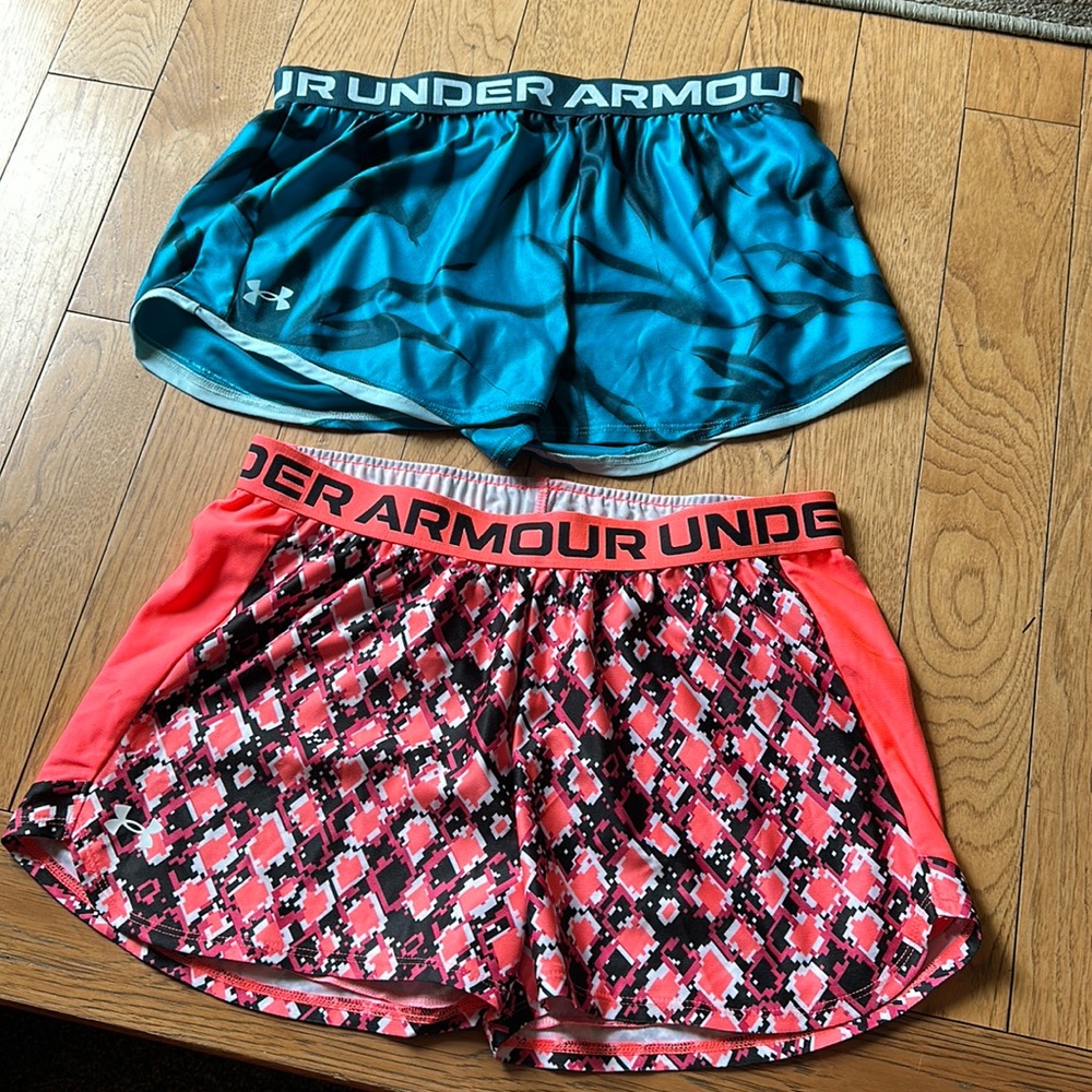 2 pairs of under armor athletic shorts never worn.